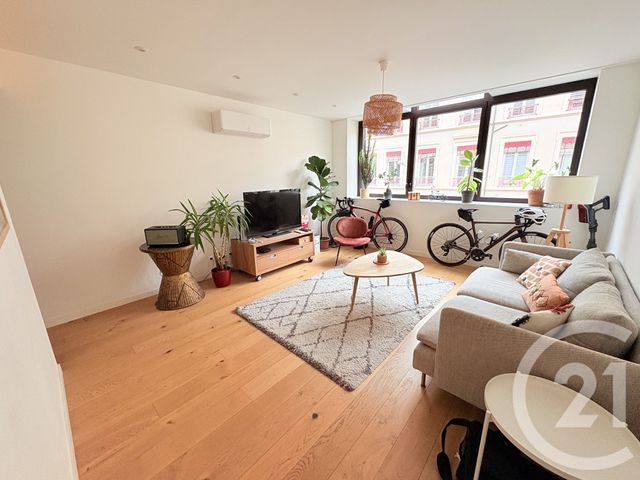Appartement T3 à louer - 3 pièces - 69.26 m2 - LYON - 69007 - RHONE-ALPES - Century 21 Le 7 De Coeur