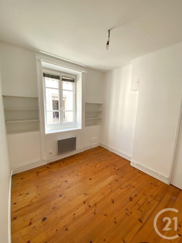 Appartement T2 à louer - 2 pièces - 35.11 m2 - LYON - 69001 - RHONE-ALPES - Century 21 Le 7 De Coeur Appartement T2 à louer - 2 pièces - 35.11 m2 - LYON - 69001 - RHONE-ALPES - Century 21 Le 7 De Coeur