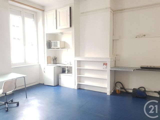 Studio à louer - 1 pièce - 35.0 m2 - LYON - 69007 - RHONE-ALPES - Century 21 Le 7 De Coeur Studio à louer - 1 pièce - 35.0 m2 - LYON - 69007 - RHONE-ALPES - Century 21 Le 7 De Coeur