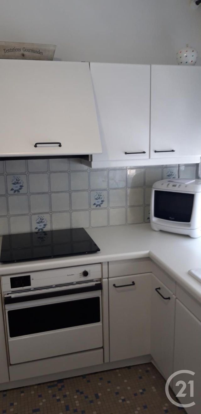Appartement F2 à louer - 2 pièces - 50.17 m2 - LYON - 69007 - RHONE-ALPES - Century 21 Le 7 De Coeur Appartement F2 à louer - 2 pièces - 50.17 m2 - LYON - 69007 - RHONE-ALPES - Century 21 Le 7 De Coeur