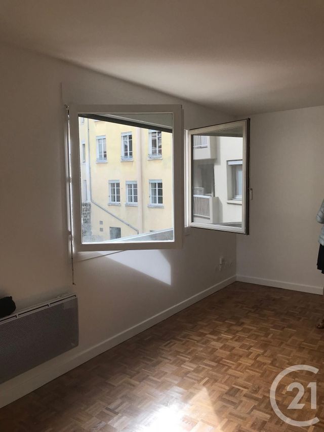 Appartement T1 à louer - 1 pièce - 32.68 m2 - LYON - 69003 - RHONE-ALPES - Century 21 Le 7 De Coeur Appartement T1 à louer - 1 pièce - 32.68 m2 - LYON - 69003 - RHONE-ALPES - Century 21 Le 7 De Coeur