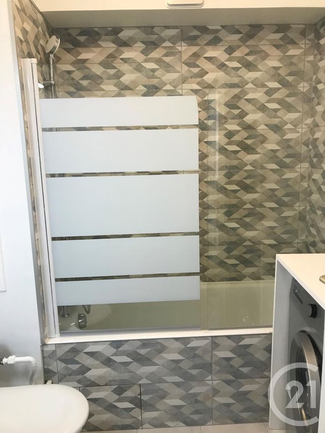 Appartement T1 à louer - 1 pièce - 32.68 m2 - LYON - 69003 - RHONE-ALPES - Century 21 Le 7 De Coeur Appartement T1 à louer - 1 pièce - 32.68 m2 - LYON - 69003 - RHONE-ALPES - Century 21 Le 7 De Coeur