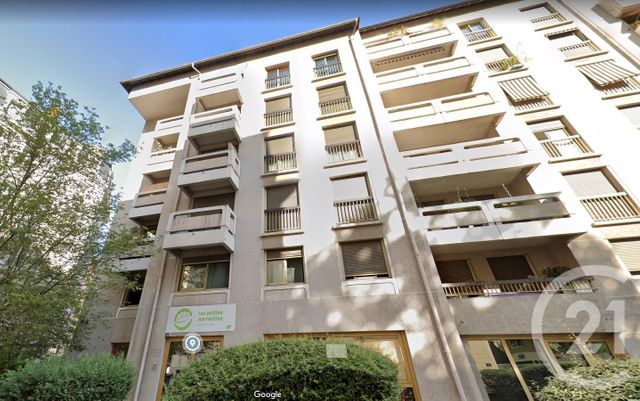 Afficher la photo en grand parking à louer - 15.0 m2 - LYON - 69007 - RHONE-ALPES - Century 21 Le 7 De Coeur