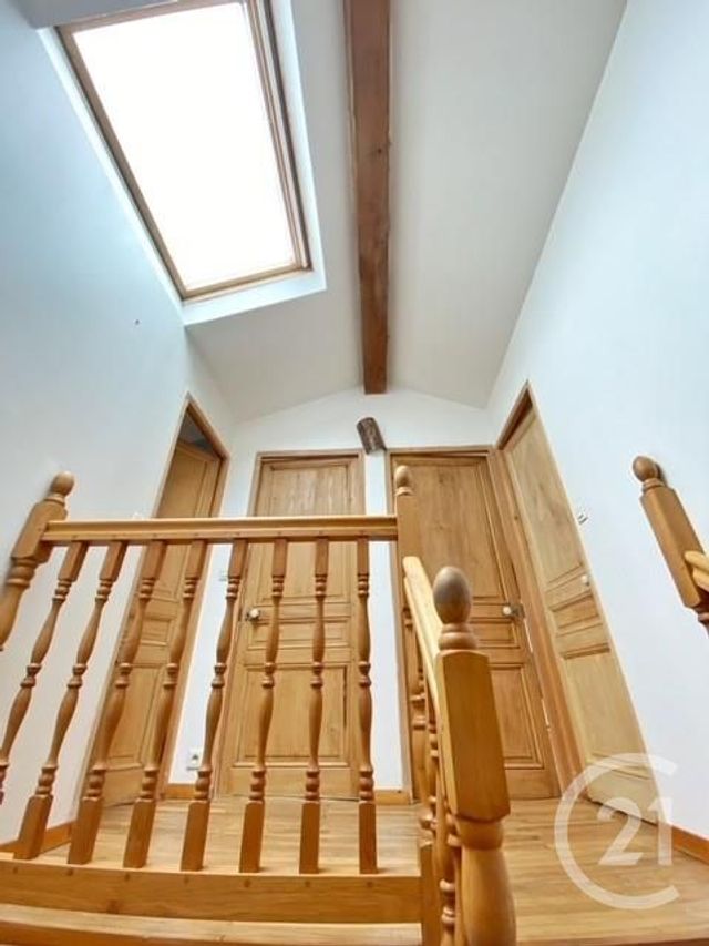 Afficher la photo en grand Appartement T4 à louer - 4 pièces - 81.0 m2 - LYON - 69007 - RHONE-ALPES - Century 21 Le 7 De Coeur