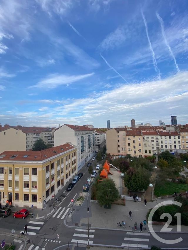 Appartement T4 à louer - 4 pièces - 85.0 m2 - LYON - 69007 - RHONE-ALPES - Century 21 Le 7 De Coeur