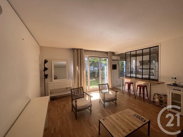 Appartement à louer - 2 pièces - 50.0 m2 - LYON - 69008 - RHONE-ALPES - Century 21 Le 7 De Coeur