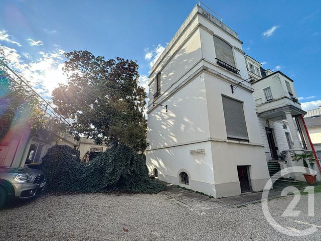 Appartement T3 à louer - 4 pièces - 170.0 m2 - LYON - 69007 - RHONE-ALPES - Century 21 Le 7 De Coeur