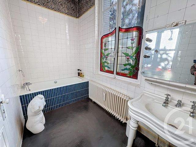 Appartement T3 à louer - 4 pièces - 170.0 m2 - LYON - 69007 - RHONE-ALPES - Century 21 Le 7 De Coeur