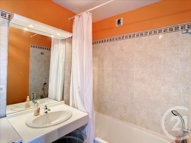 Appartement F2 à louer - 2 pièces - 50.04 m2 - LYON - 69009 - RHONE-ALPES - Century 21 Le 7 De Coeur