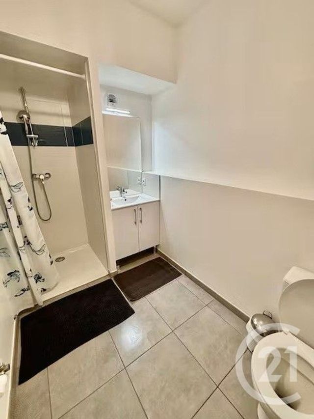 Appartement F1 à louer - 1 pièce - 29.5 m2 - VENISSIEUX - 69 - RHONE-ALPES - Century 21 Le 7 De Coeur