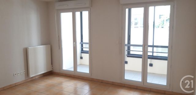 Afficher la photo en grand Appartement F2 à louer - 2 pièces - 45.5 m2 - LYON - 69003 - RHONE-ALPES - Century 21 Le 7 De Coeur