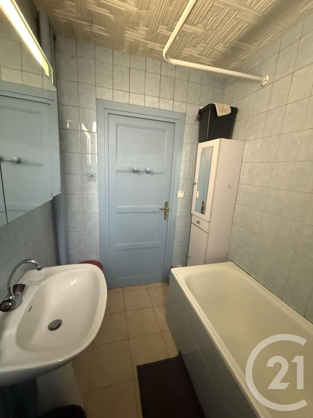 Appartement F2 bis à louer - 3 pièces - 56.74 m2 - LYON - 69007 - RHONE-ALPES - Century 21 Le 7 De Coeur