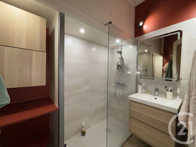 Appartement F2 bis à louer - 2 pièces - 52.5 m2 - LYON - 69007 - RHONE-ALPES - Century 21 Le 7 De Coeur