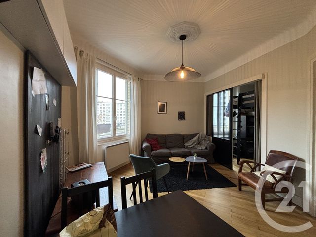 Appartement F2 bis à louer - 2 pièces - 52.5 m2 - LYON - 69007 - RHONE-ALPES - Century 21 Le 7 De Coeur