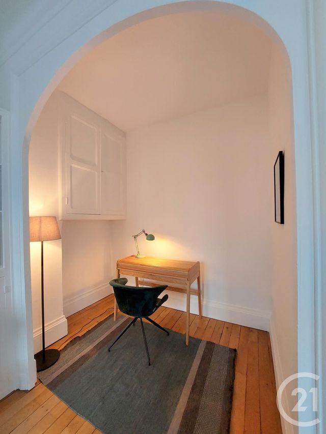 Appartement F2 à louer - 2 pièces - 59.7 m2 - LYON - 69007 - RHONE-ALPES - Century 21 Le 7 De Coeur